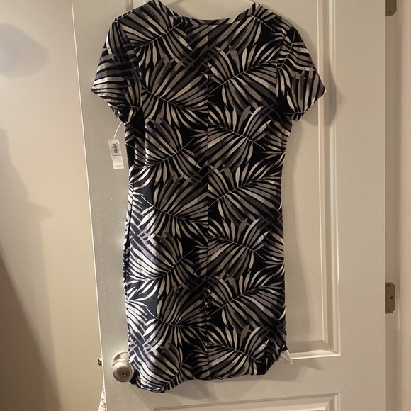 NWT Old Navy Summer Dress! - Picture 4 of 6